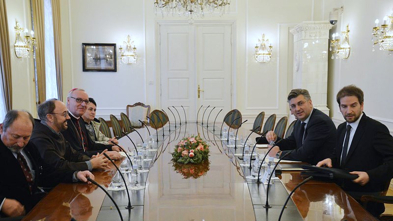 Predsjednik Vlade Republike Hrvatske Andrej Plenković primio mons. dr. Egidija Živkovića, biskupa Željezanskog 